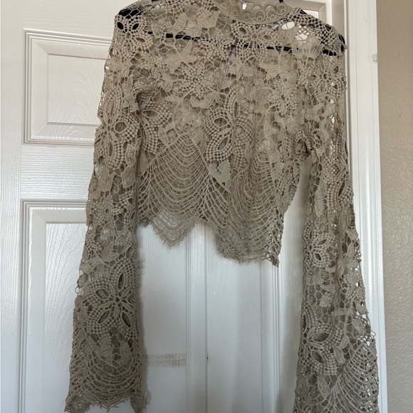 Elegant Lace Crochet Top - Picture 1 of 3